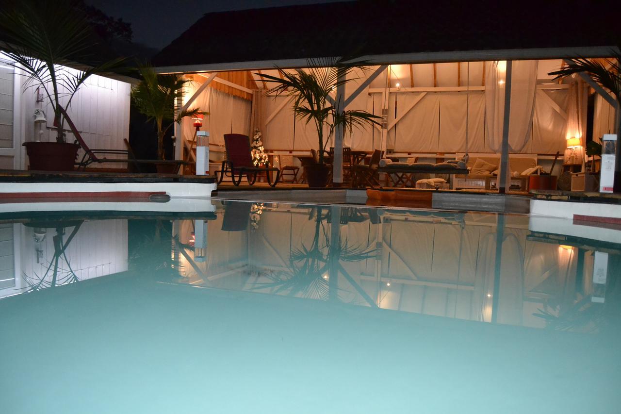 Nathylodge Bocas Town Exterior foto